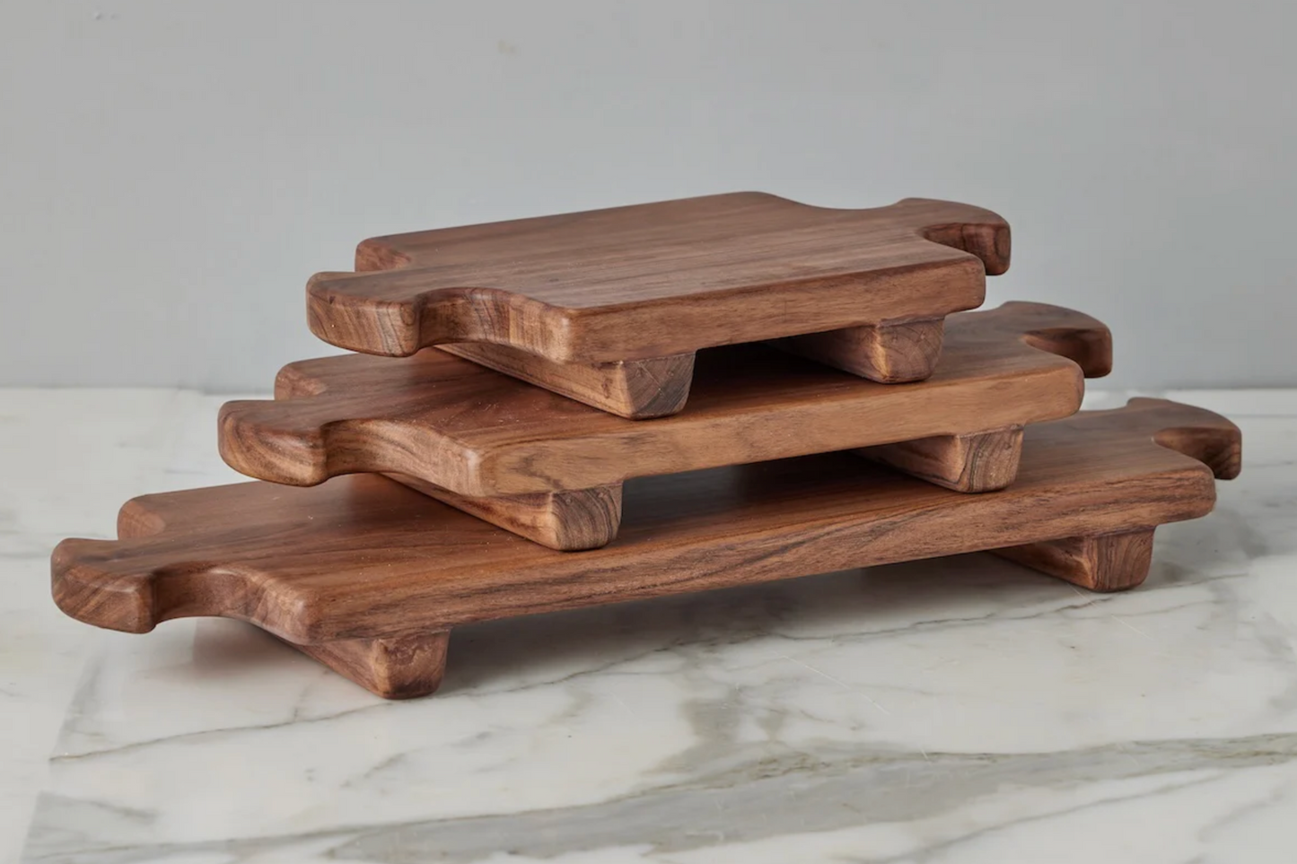 Normandy Wood Riser Footed Tray – Medium
