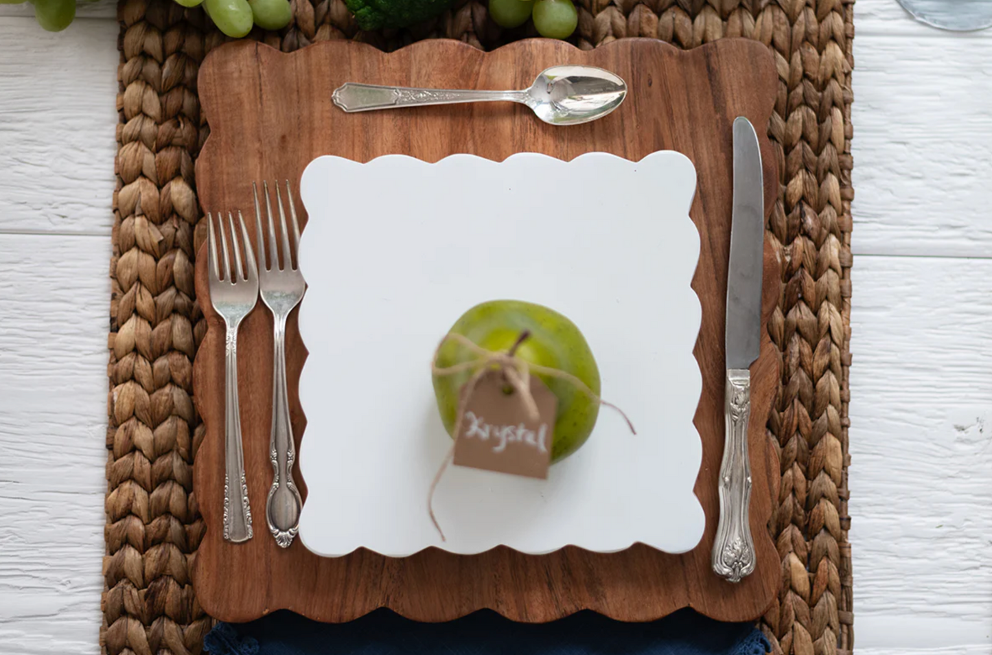 Scalloped Acacia Cutting Board – Medium Square