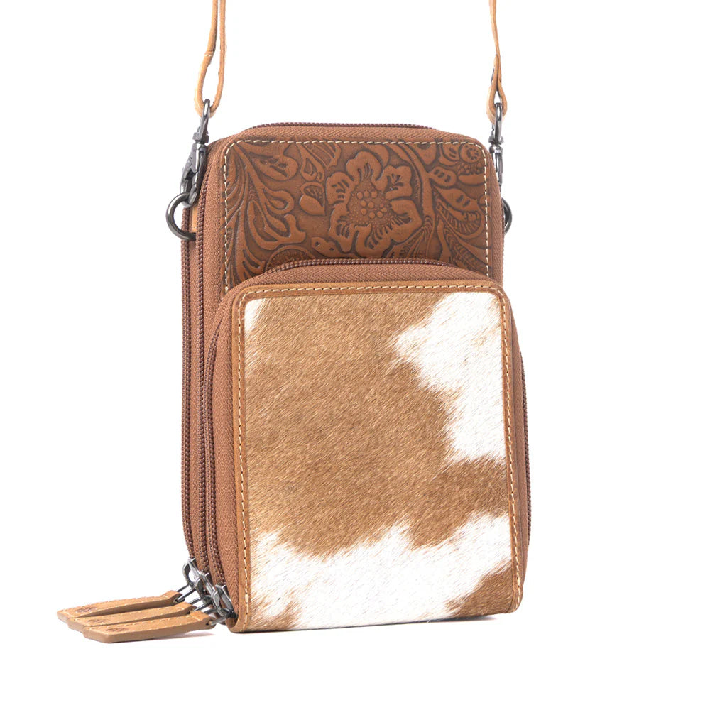 Rustler Ridge Hair-On Hide Sling Bag | Sandstone Cream