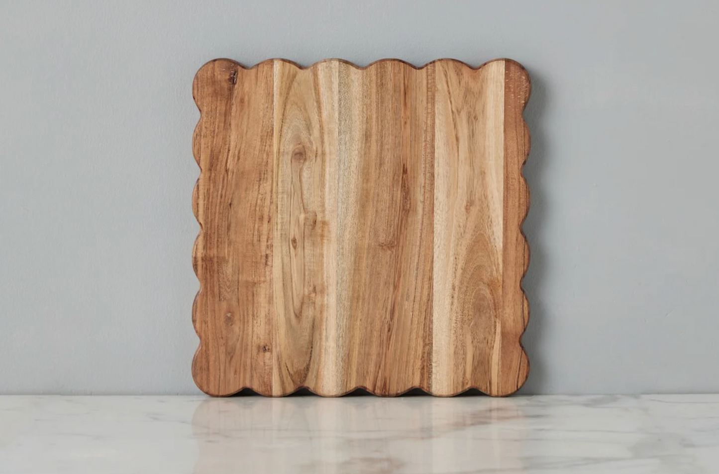 Scalloped Acacia Cutting Board – Medium Square